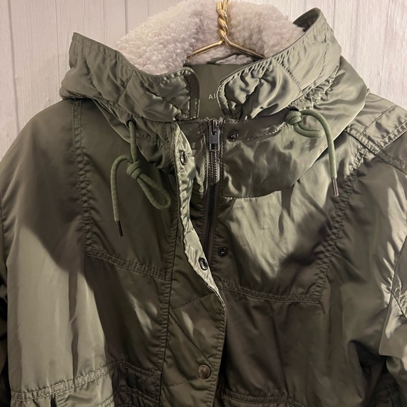 American Eagle Outfitters Olive Puffer Jacket - Picture 4 of 13